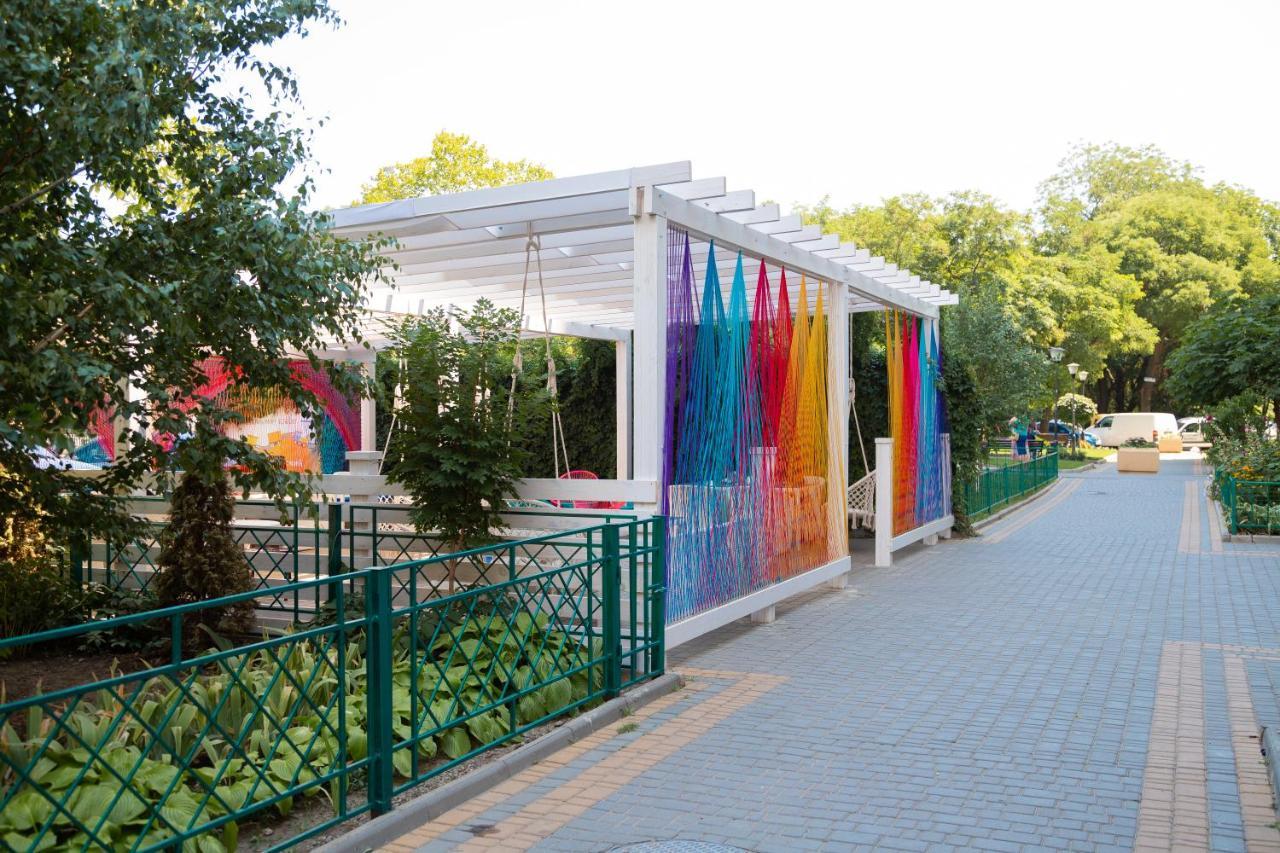 Ваша Квартира В Одессе - У Самого Моря! Odessa Exterior foto